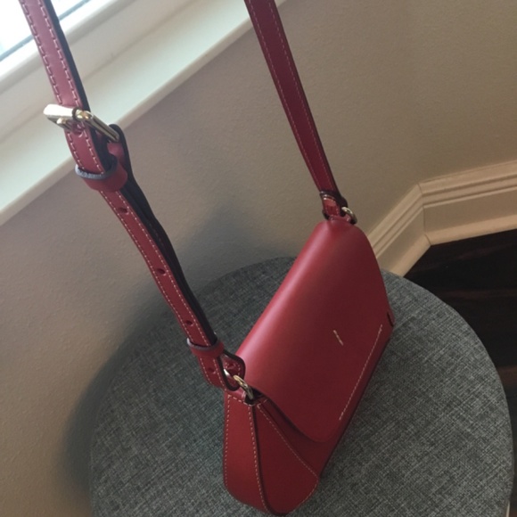 D&B Red Crossbody 100% Leather - Picture 2 of 10